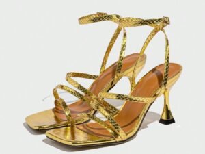 Narrow Band Square Heels